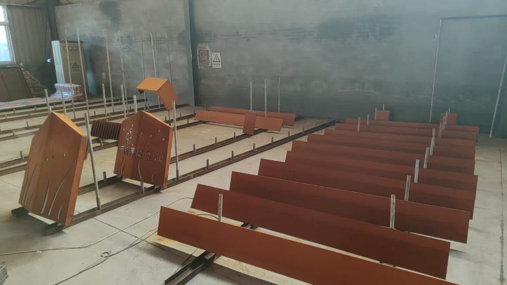 耐候钢板喷砂抛丸预处理现场