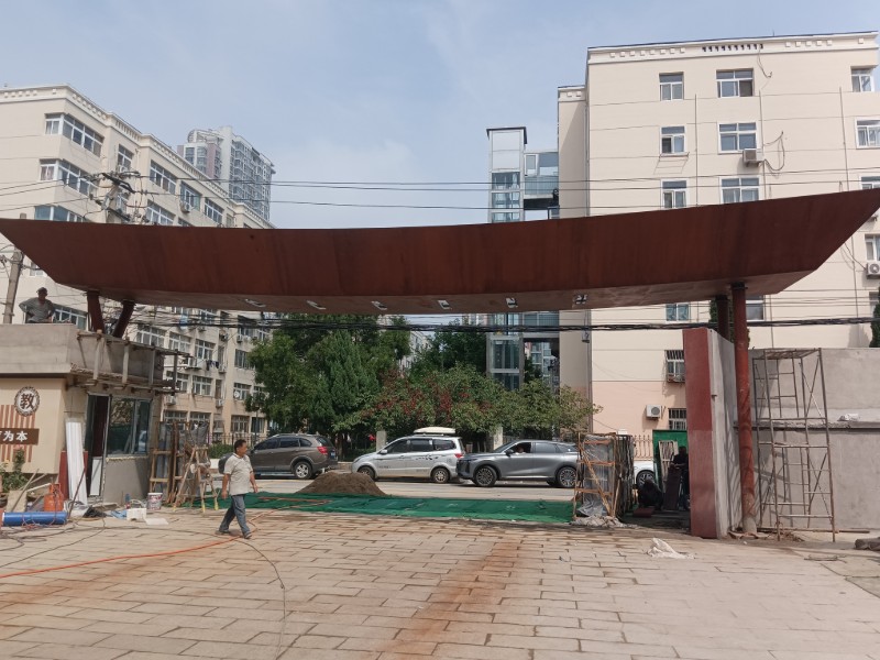 耐候钢板标准加工流程：按尺开板→喷砂→造型→做锈（必看安装顺序）