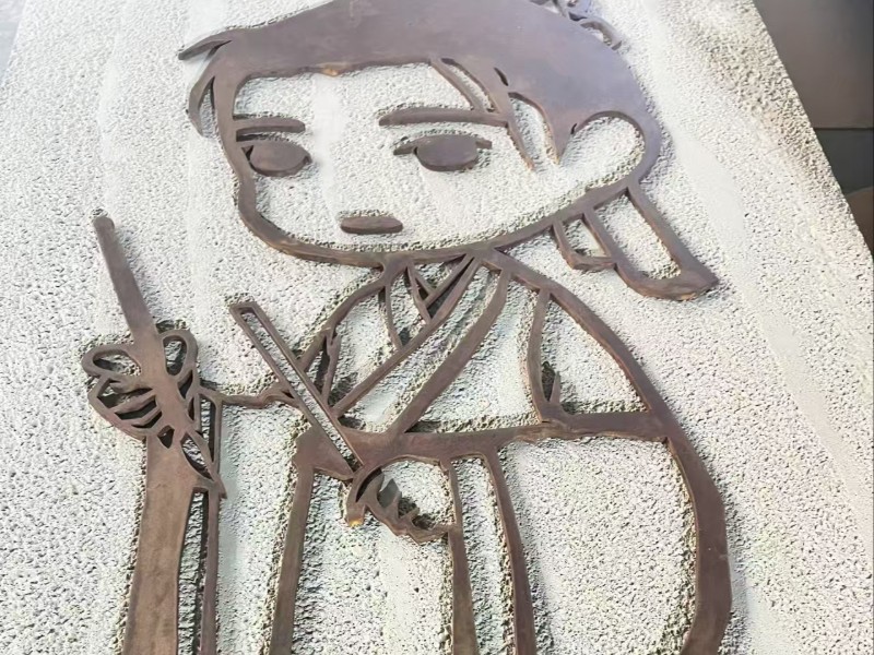 华建耐候钢武侠人物剪影小品 – 中式文化主题装饰摆件定制