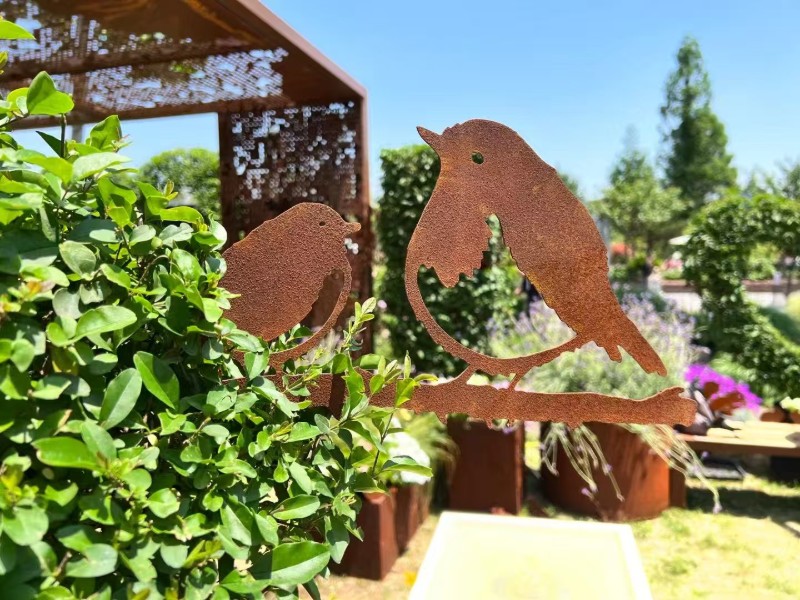 华建耐候钢双鸟剪影插枝小品 – 庭院花境树枝造型装饰摆件定制