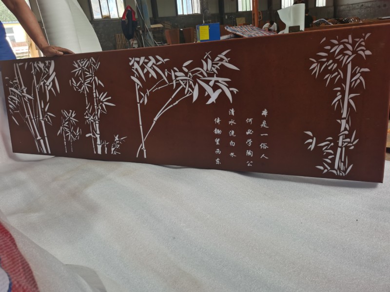 华建耐候钢镂空景墙 – 竹子诗词中式文化景观墙定制